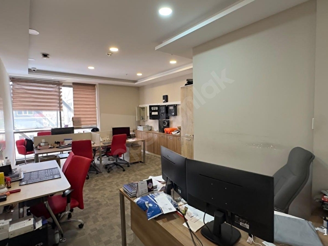 ESENYURT AKÇABURGAZDA ŞIK KULLANIŞLI OFİS EŞYALI PLAZA KATI - Görsel 18