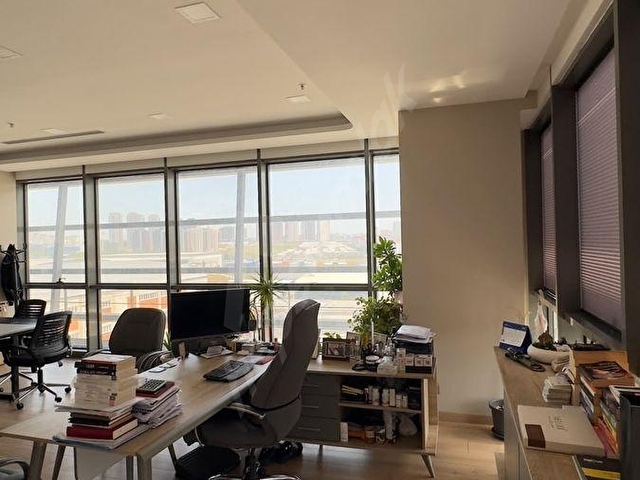 ESENYURT AKÇABURGAZDA ŞIK KULLANIŞLI OFİS EŞYALI PLAZA KATI - Görsel 24