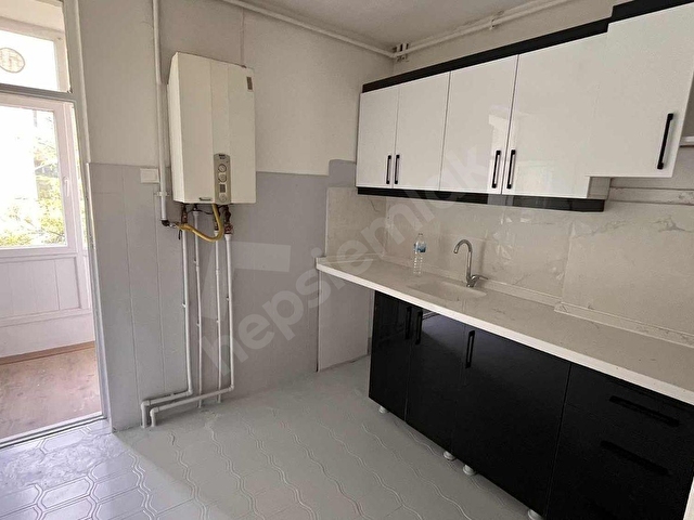 ÖZCAN EMLAK DAN 100.YIL ASPAVA KARŞISI,BAKIMLI,2+1,KOMBİLİ - Görsel 5