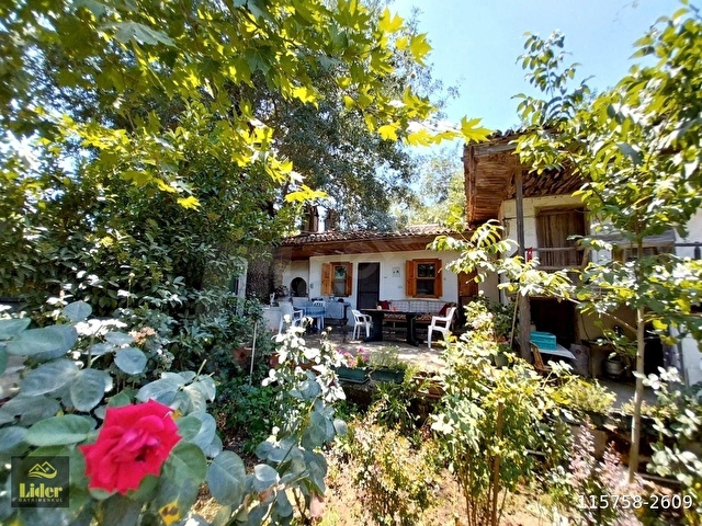 LİDERDEN Muğla Menteşe Karabağlar Yaylasında Satılık İçinde Evi Olan Tarla