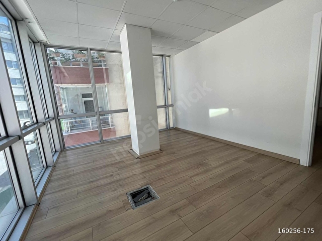 EMLAK TR ÇEKMEKÖYDE HARİKA KONUM 90 m2 OFİS & BÜRO - Görsel 16