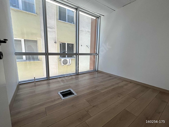 EMLAK TR ÇEKMEKÖYDE HARİKA KONUM 90 m2 OFİS & BÜRO - Görsel 11