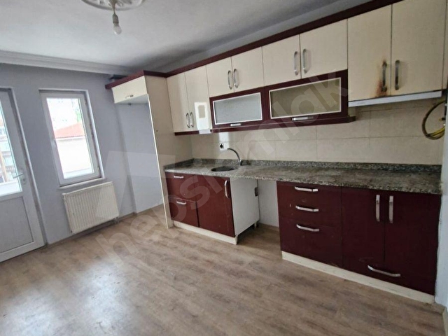 EGEMEN EMLAKTAN 100.YIL MAHALLESİNDE MASRAFSIZ SATILIK 3+1DAİRE - Görsel 6