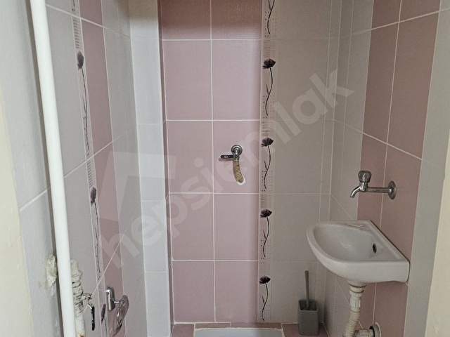 FİKİRLİ EMLAKTAN 3+1 GENİŞ, ÖN GÜNEY CEPHE ARA KAT SATILIK DAİRE - Görsel 9