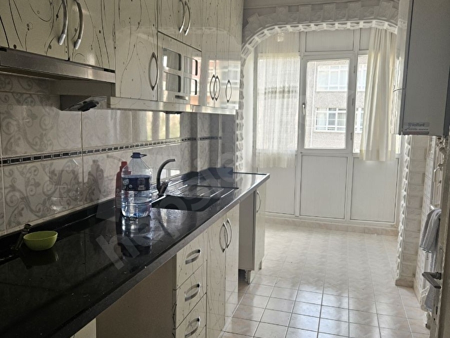 FİKİRLİ EMLAKTAN 3+1 GENİŞ, ÖN GÜNEY CEPHE ARA KAT SATILIK DAİRE - Görsel 4