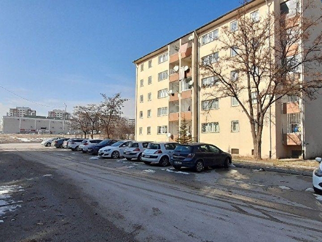 Eryamanda Satilik 2 1 Daire 111815 180 Hurriyet Emlak