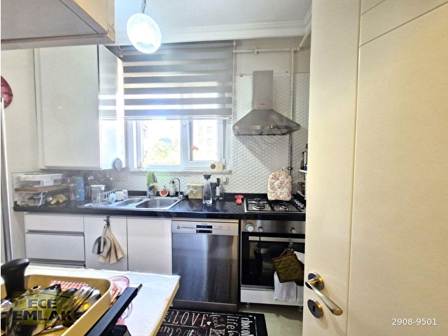 Kozyatağında Prestijli 2+1 Daire: Boş Teslim, Eşsiz Konum! - Görsel 8