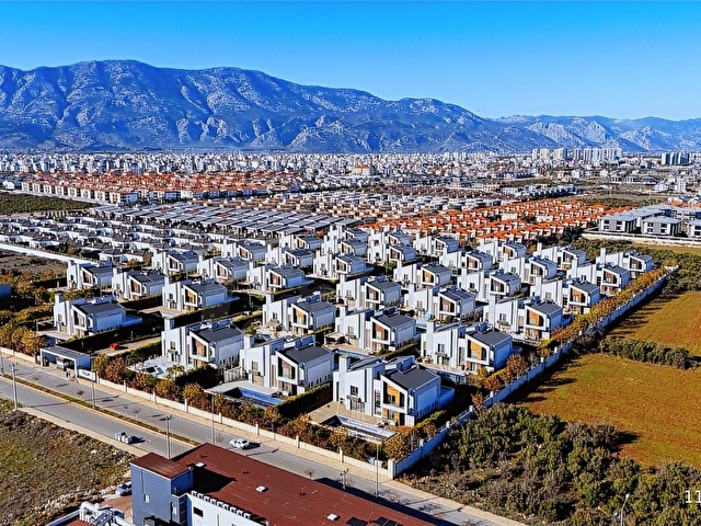 ALTINKALEDE 4620 M2 SATILIK ARSA VİLLALAR BÖLGESİNDE