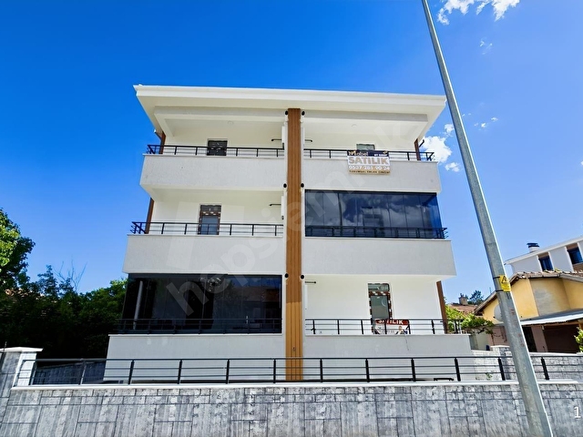 MABELDEN ŞEHİR MERKEZİNDE, MÜKEMMEL KONUMDA SATILIK 2+0 DAİRE