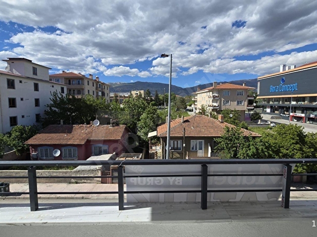 MABELDEN ŞEHİR MERKEZİNDE, MÜKEMMEL KONUMDA SATILIK 2+0 DAİRE - Görsel 18