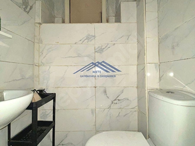 METEden Ortaköyde Az Katlı Binada 1+1,Bahçeli,Eşyalı Kiralık - Görsel 19