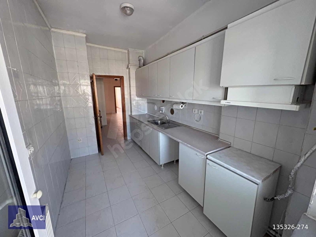 AVCIDAN BEYLİKDÜZÜ METROBÜSE 1 DK DAÇKA SİTESİ 3+1 150M2 NET - Görsel 3