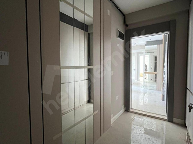 ÖZAKIN GAYRİMENKUL’DEN YENIŞEHİR MAHALLESİNDE SATILIK 3+1 SIFIR ARAKAT FIRSAT DAİRE - Görsel 11