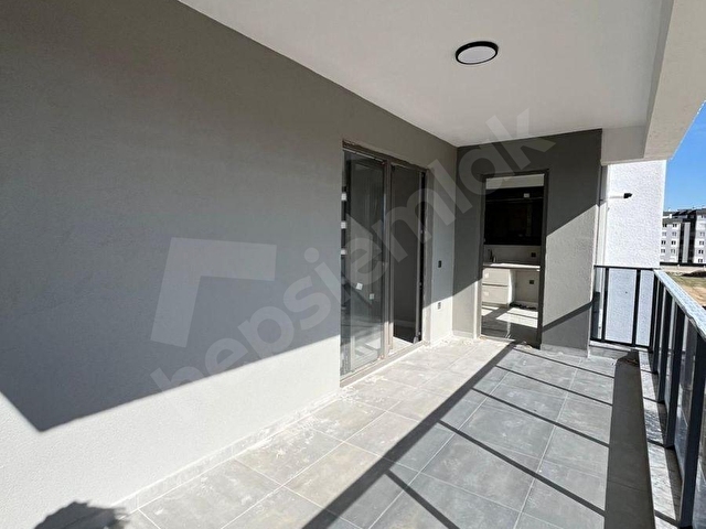 ÖZAKIN GAYRİMENKUL’DEN YENIŞEHİR MAHALLESİNDE SATILIK 3+1 SIFIR ARAKAT FIRSAT DAİRE - Görsel 18
