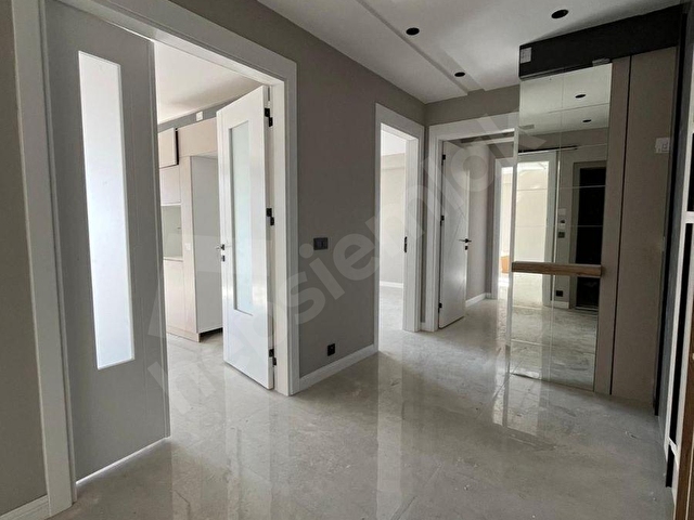 ÖZAKIN GAYRİMENKUL’DEN YENIŞEHİR MAHALLESİNDE SATILIK 3+1 SIFIR ARAKAT FIRSAT DAİRE - Görsel 10