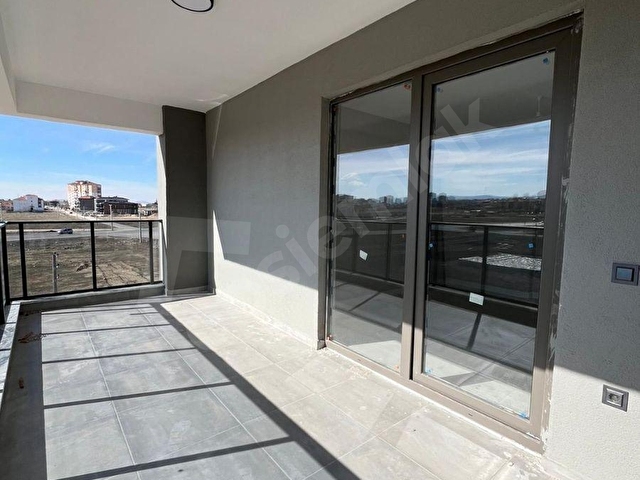 ÖZAKIN GAYRİMENKUL’DEN YENIŞEHİR MAHALLESİNDE SATILIK 3+1 SIFIR ARAKAT FIRSAT DAİRE - Görsel 17