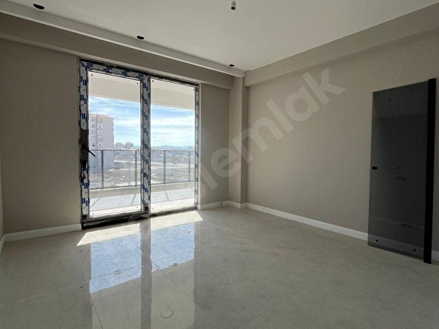 ÖZAKIN GAYRİMENKUL’DEN YENIŞEHİR MAHALLESİNDE SATILIK 3+1 SIFIR ARAKAT FIRSAT DAİRE - Görsel 16