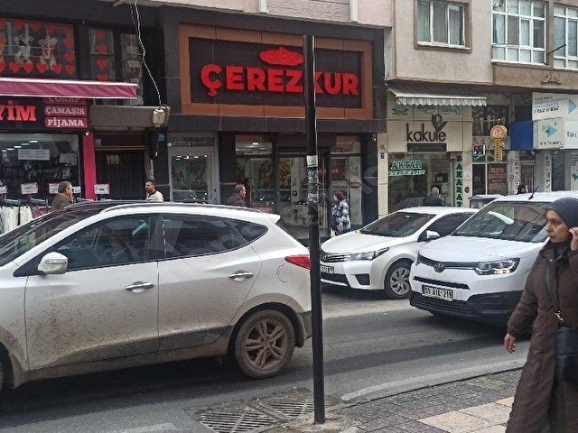 ÇORLU NUN  HAREKETLİ CADDESİNDE SATILIK İSKANLI  DÜKKAN - Görsel 6