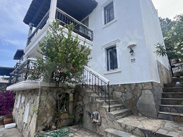 BODRUM KOYUNBABA DA GÜNÜŞKAYA SİT BAHÇELİ TERASLI 200 m2 4/1 - Görsel 9