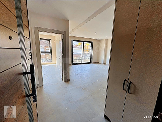 ALANYA MERKEZDE SIFIR BİNADA 1+1 GENİŞ KULLANIŞLI DAİRE - Görsel 2