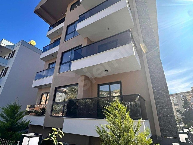 ALANYA MERKEZDE SIFIR BİNADA 1+1 GENİŞ KULLANIŞLI DAİRE - Görsel 16