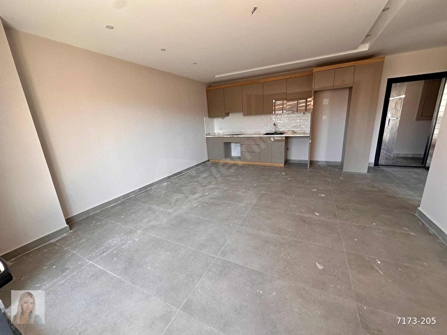 ALANYA MERKEZDE SIFIR BİNADA 1+1 GENİŞ KULLANIŞLI DAİRE - Görsel 9