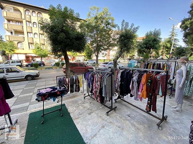 KAVAKLIK MERKEZDE 2 DÜKKAN 1+1 DAİRE KOMPLE SATILIKTIR - Görsel 2