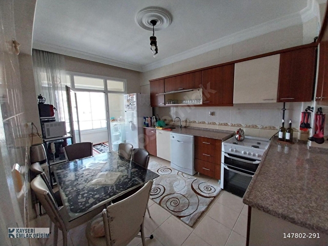 GÜLÜK MAHALLESİNDE 3+1 GENİŞ KİRALIK DAİRE - Görsel 8