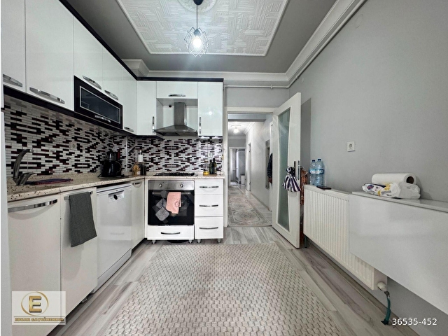 EBRAR GAYRİMENKULDEN KÖK TAPU KATTA YAPILI MERKEZE YAKIN 3+1 DAİRE - Görsel 5