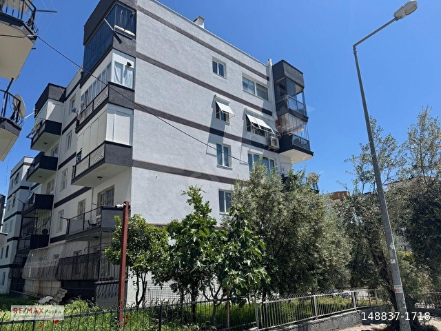 KUŞADASI’NDA KISMİ DENİZ MANZARALI ARA KAT 3+1 DAİRE - Görsel 4