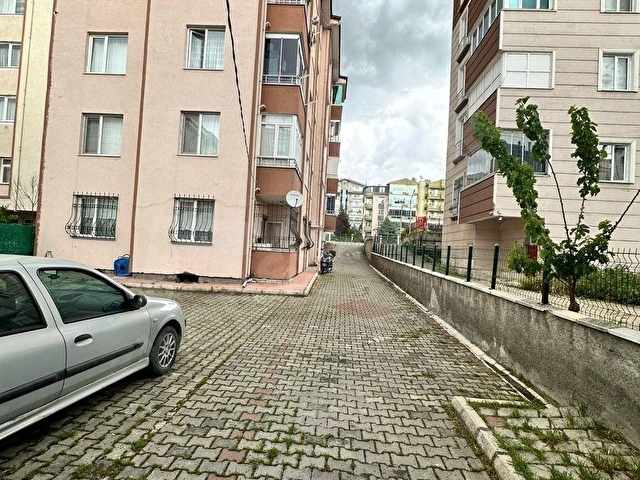 KARŞIYAKA DA MERKEZİ KONUMDA SATILIK 2+1 DAİRE