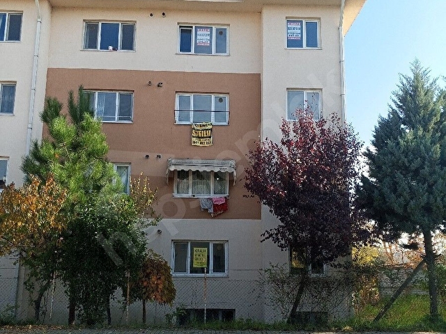 DÜZCE ÇAVUŞLAR TOKİDE 1+1 BATI CEPHELİ 4.KAT KİRALIK DAİRE