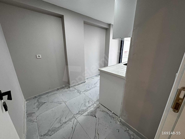 AKŞEMSETTİN METRO 3 DK SIFIR LÜX YERDEN ISITMA 2.KAT 2+1 7.000TL - Görsel 11
