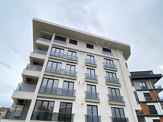 Üsküdar Bahçelievler De Sıfır Merkezi Konumlu 2+1 Kiralık Daire