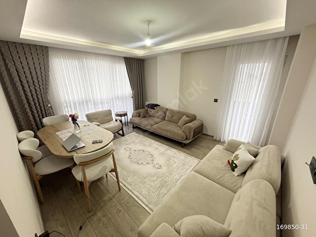 DEMİR İNŞAATTAN SİTE İÇERİSİNDE OTOPARKLI 12.KAT DAİRE