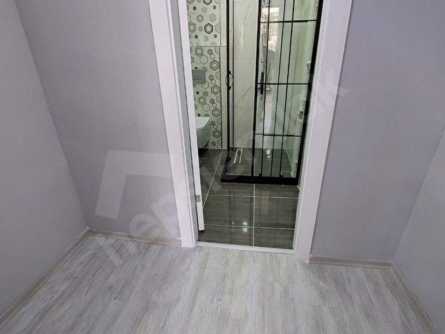 GARDENDEN 7.CADDE YAKINI YAPILI 1.KAT KONUMUNDA ÖN CEPHE  3+1 DAİRE - Görsel 6