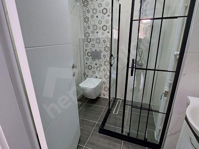 GARDENDEN 7.CADDE YAKINI YAPILI 1.KAT KONUMUNDA ÖN CEPHE  3+1 DAİRE - Görsel 13
