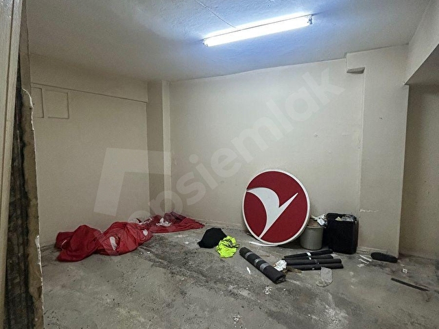 İşinize Uygun! 240 m² Kullanım Alanlı, Merkezi Konumlu Depo / Atölye - Görsel 8
