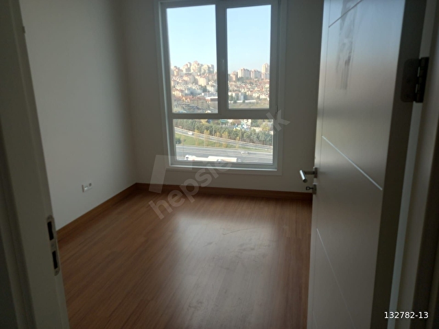 Bahçeşehir Göl Panorama Sitesinde Satılık Yol Cephe 2+1 - Görsel 9