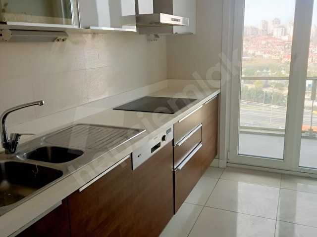 Bahçeşehir Göl Panorama Sitesinde Satılık Yol Cephe 2+1 - Görsel 7