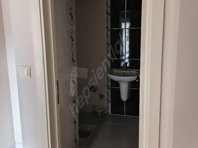 23 NİSAN MH. 40.000.TL SİTE İÇİNDE 156M2 ARA KAT 3+1 KİRALIK DA - Görsel 25