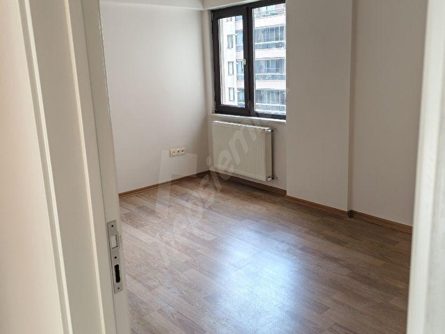 23 NİSAN MH. 40.000.TL SİTE İÇİNDE 156M2 ARA KAT 3+1 KİRALIK DA - Görsel 18
