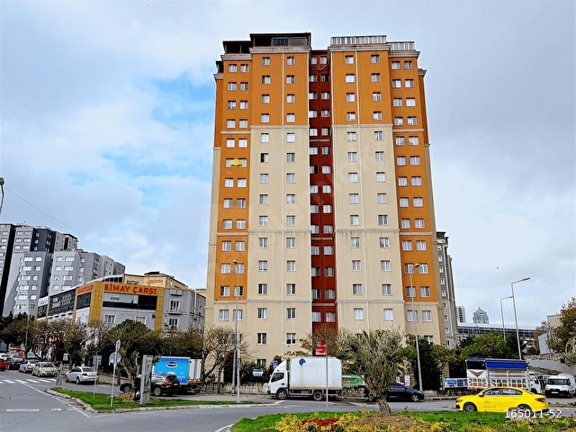 BEYLİKDÜZÜ ADNAN KAHVECİ METROBÜSE YÜRÜME MESAFEDE 150m2 3+1!!!!