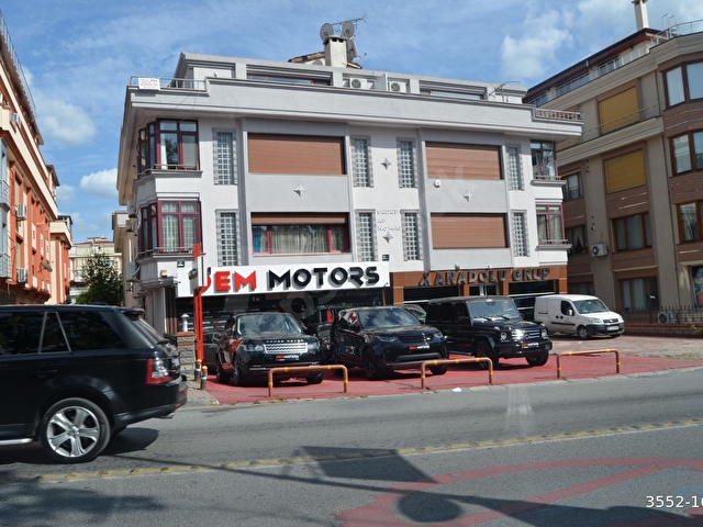 FİKRET GÜL EMLAKTAN ANA CADDE ÜZERİNDE  İÇİ ÖZEL YAPIM ARA KAT DAİRE