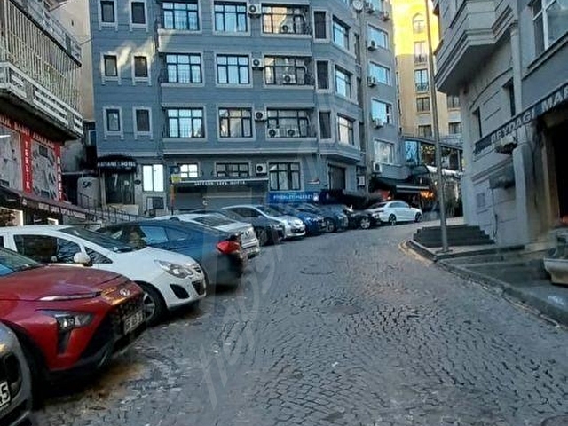 SULTANAHMETTE SATILIK DENIZ MANZARALI ASANSÖRLÜ 3+1 DAİRE - Görsel 17