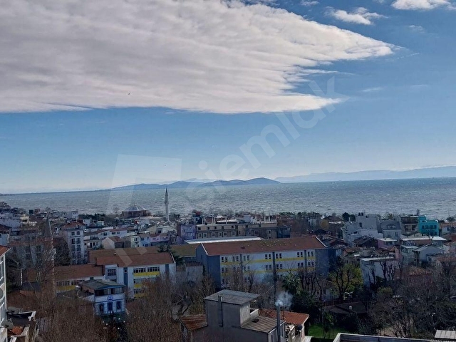 SULTANAHMETTE SATILIK DENIZ MANZARALI ASANSÖRLÜ 3+1 DAİRE