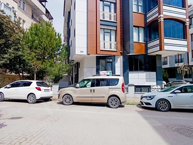 AVCILAR DENİZ KÖŞKLER MAH.6 YILLIK 2+1 YÜKSEK GİRİŞ DAİRE - Görsel 2