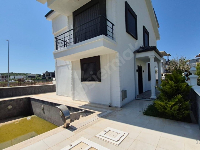 Sağtur Plajında Satılık Özel Havuzlu Tam Müstakil Villa