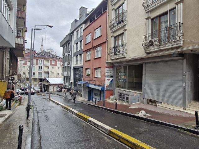 Şişli İzzetpaşda Kiralık 3 Katlı 300m2 işyeri dükkan mağaza