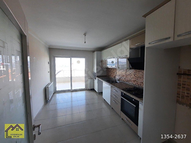 MAMAK KUSUNLARDA 3+1 KOMBİLİ AÇIK OTOPARKLI ANKASTRELİ ÇİFT BALKONLU BAKIMLI